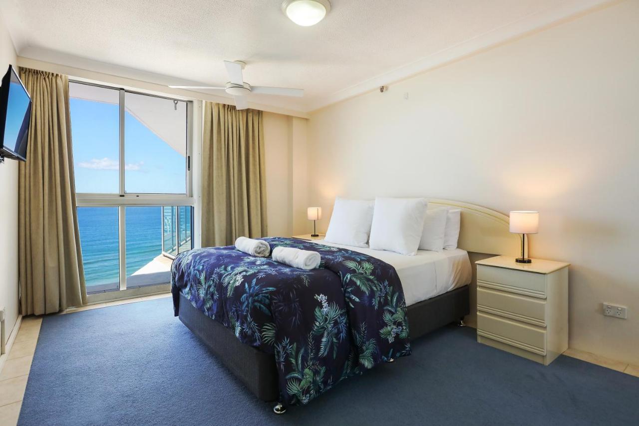 Peninsula Apartments Managed By Gchs Gold Coast Exterior photo